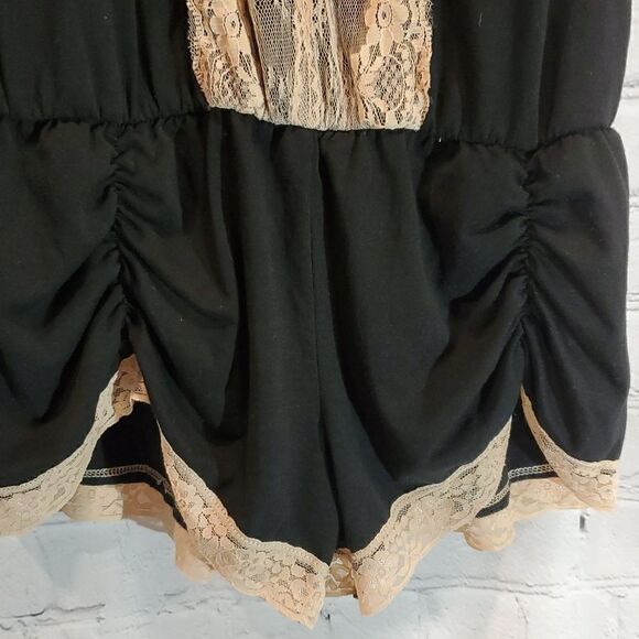 Frederick's of Hollywood black lace shorts romper size S - Picture 4 of 8